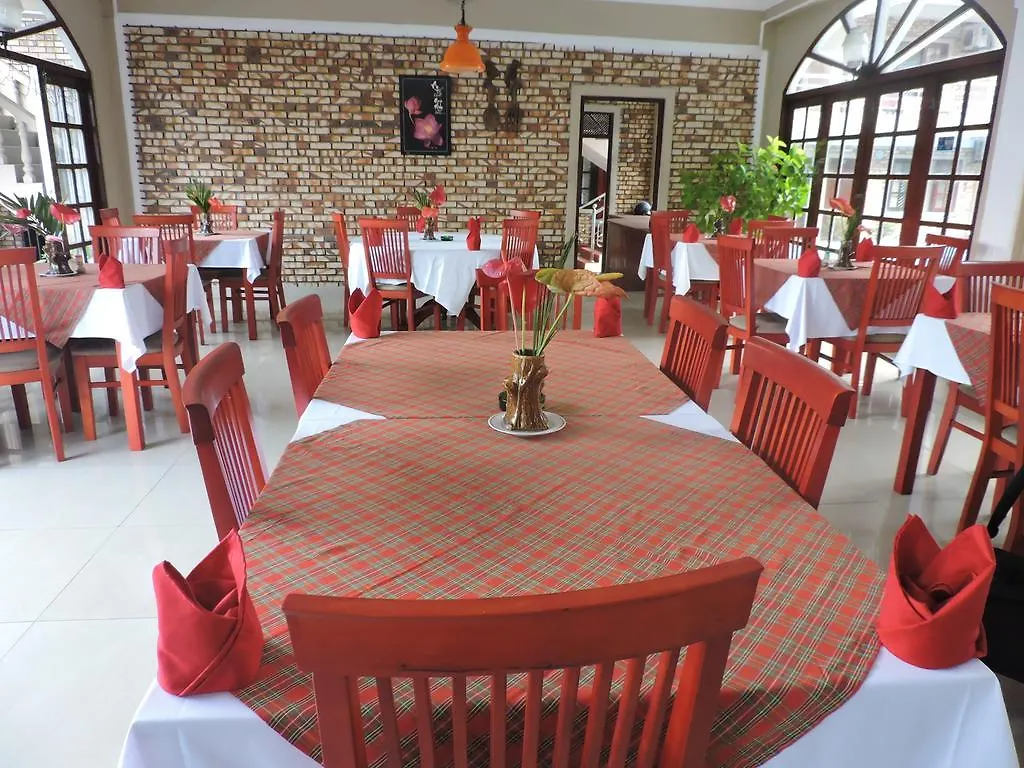 Hotel Oasis Beach Resort Negombo