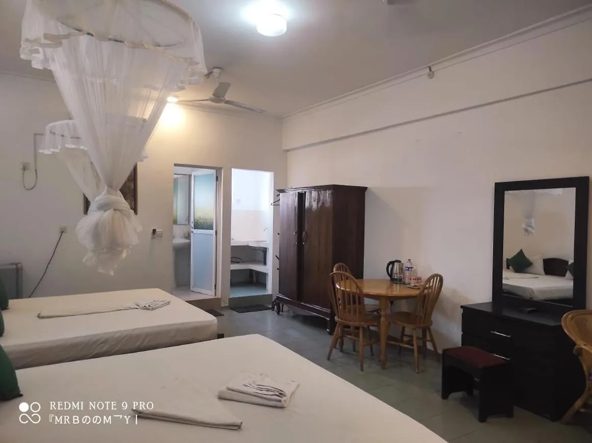 绿洲海滩度假酒店 尼甘布 3*,