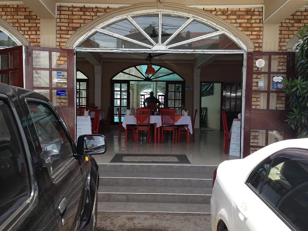 Hotel Oasis Beach Resort Negombo